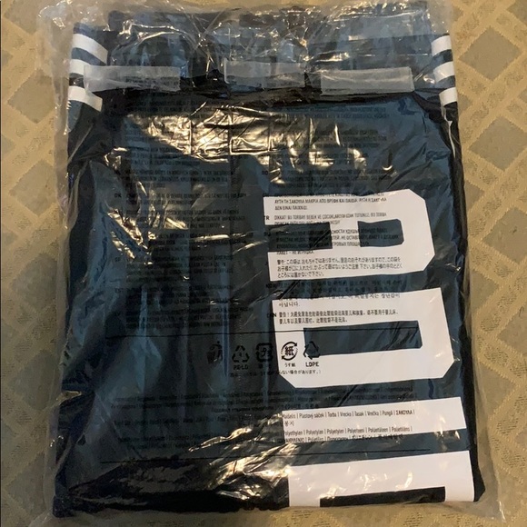 ๐ rare Adidas Tracktop oversi - Picture 5 of 5